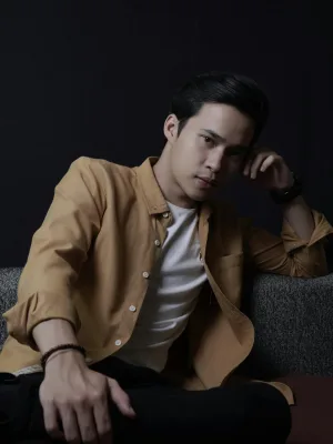 Where emotional motives timing shifts and unspoken dynamics are decoded with precision