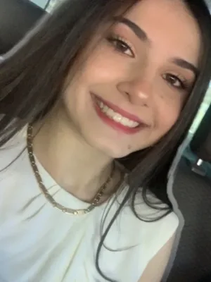 Chat with advisor Angelina to heal from the past and move forward to the future 