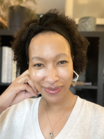 Intuitive Psychic Offering Clear Grounded Insight