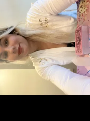 Love readings past present future