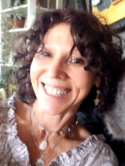 Clairsentient intuitive spiritual reader and sound energy healer