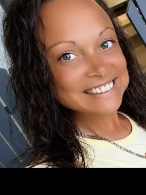 23 YEARS EXPERIENCED TAROT READER ABD CLAIRVOYANT