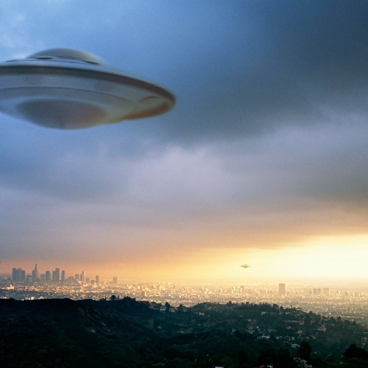 Are Aliens and UFOs real?