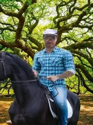 Realistic Tarot Readings, With many accurate senses. Love,Career,energies,Pets,